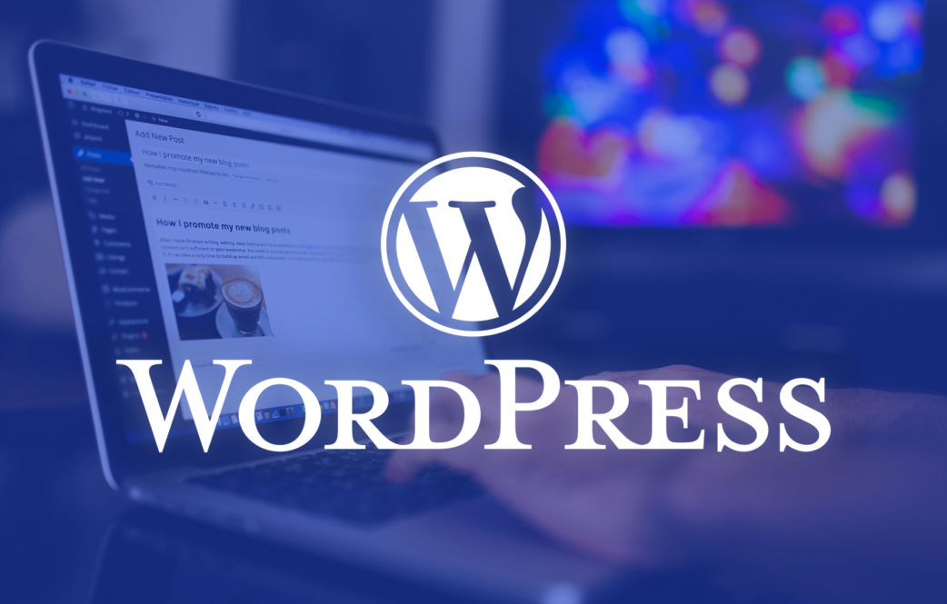 นําเข้าขายต่อข้ามพรมแดน EC อินเทอร์เฟซการจัดการบล็อก WordPress จะแสดงบนหน้าจอแล็ปท็อป โดยมีโลโก้ WordPress ซ้อนทับอยู่ด้านหน้า